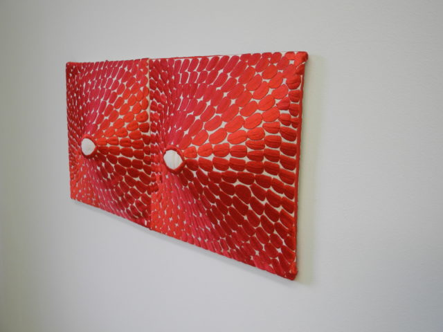 dessin, fil rouge et brodés sur papier