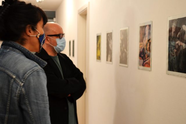 Elisabeth Llach, Hold your own