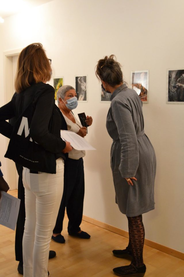 Elisabeth Llach, Hold your own