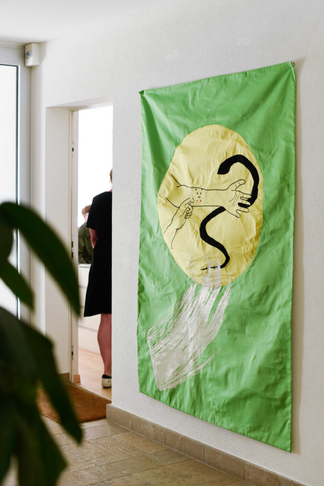 Céline Burnand, Un homme une fois mordu par un serpent craint chaque bout de corde